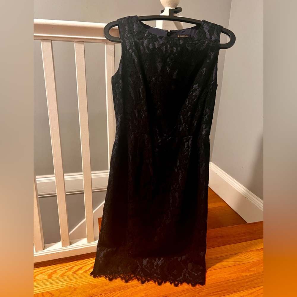 Brooks Brothers size 4 lace navy blue dress. Meticulous tailoring. Classic.
